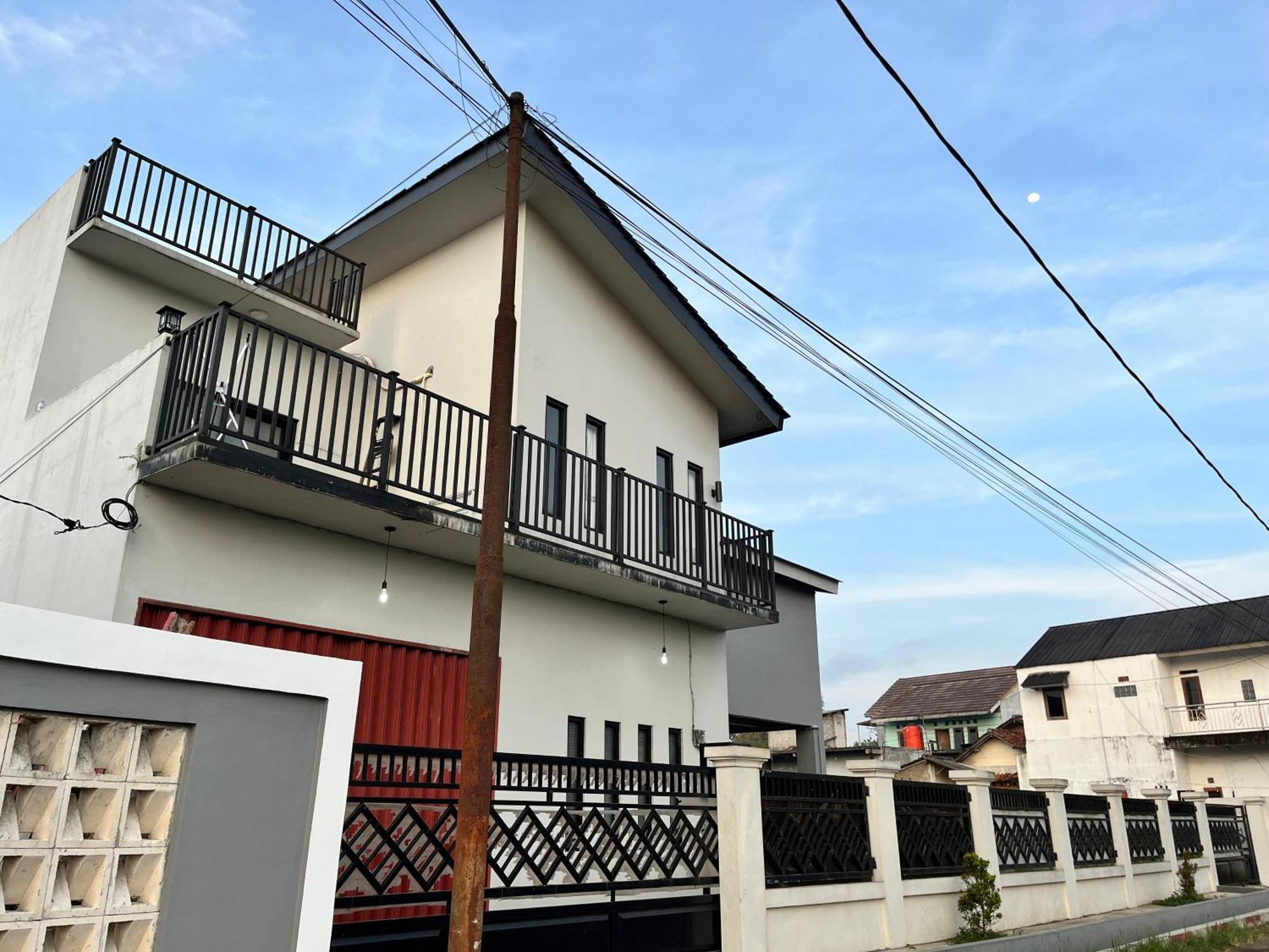 Villa Cassandra Cigombong Exterior foto