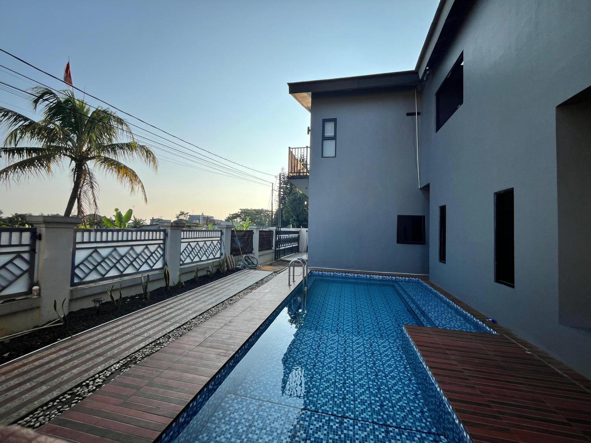 Villa Cassandra Cigombong Exterior foto