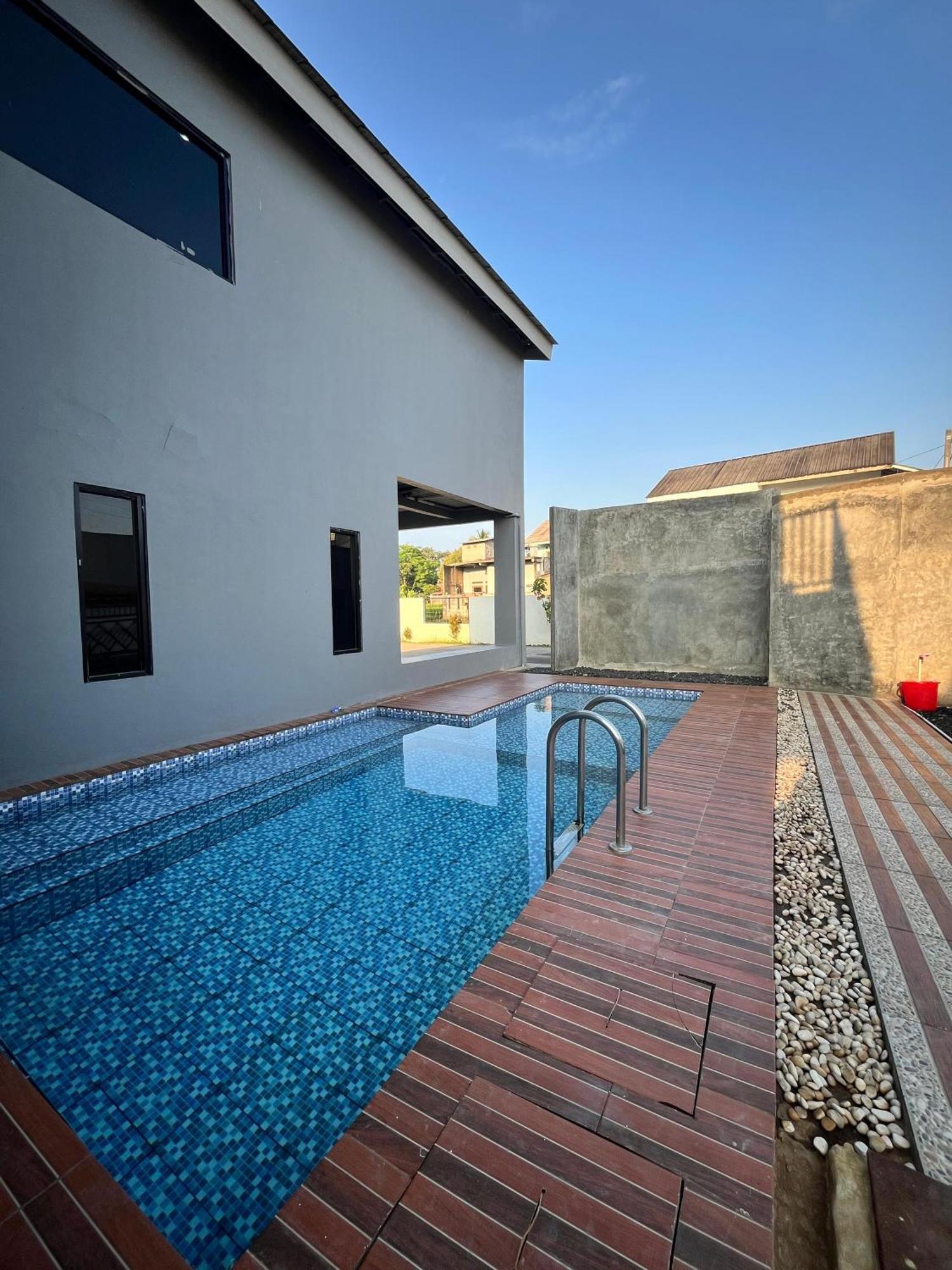 Villa Cassandra Cigombong Exterior foto